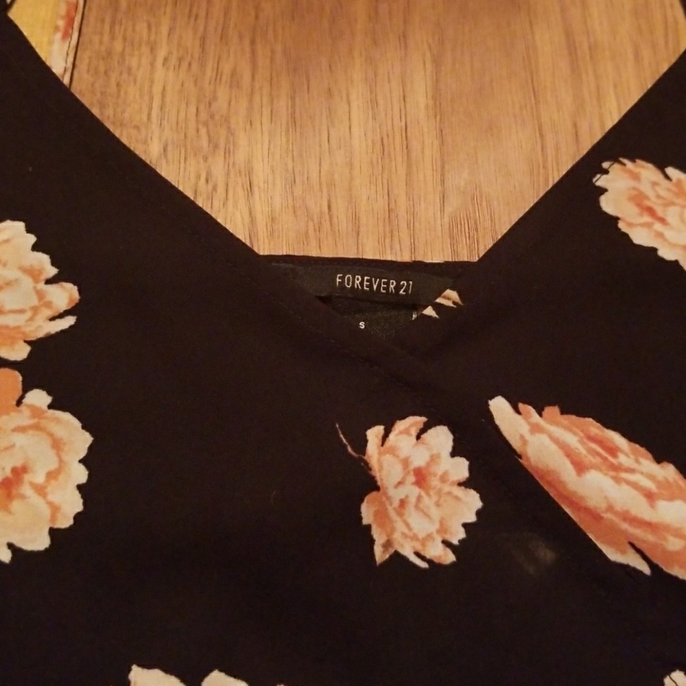 Loose Fit Floral Tank - Picture 6 of 6